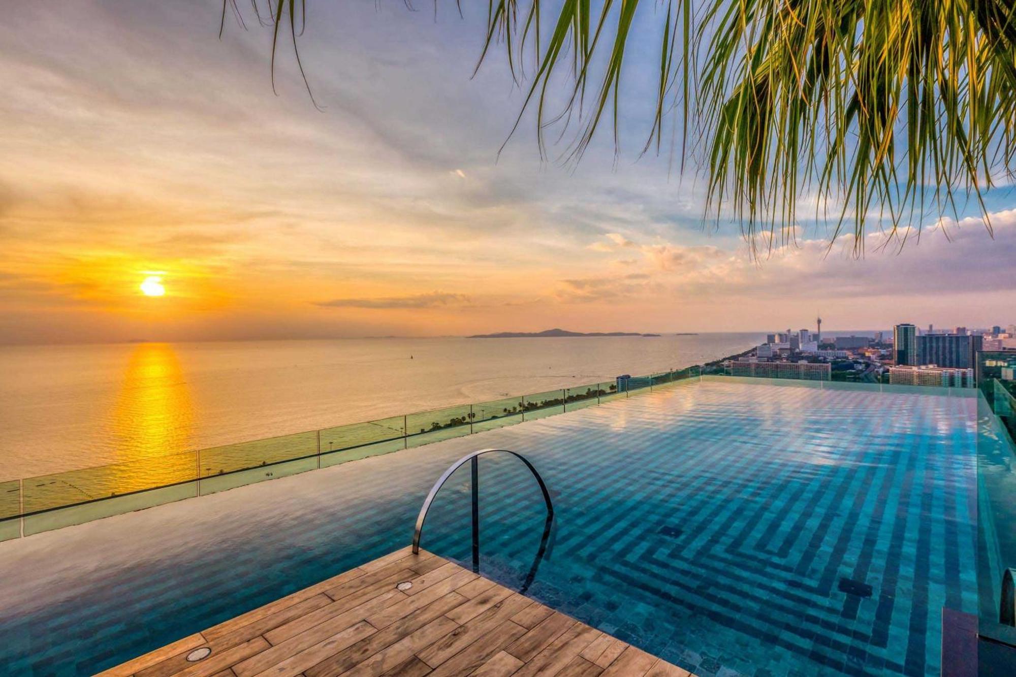 The Riviera Jomtien By Pattaya Holiday Екстериор снимка