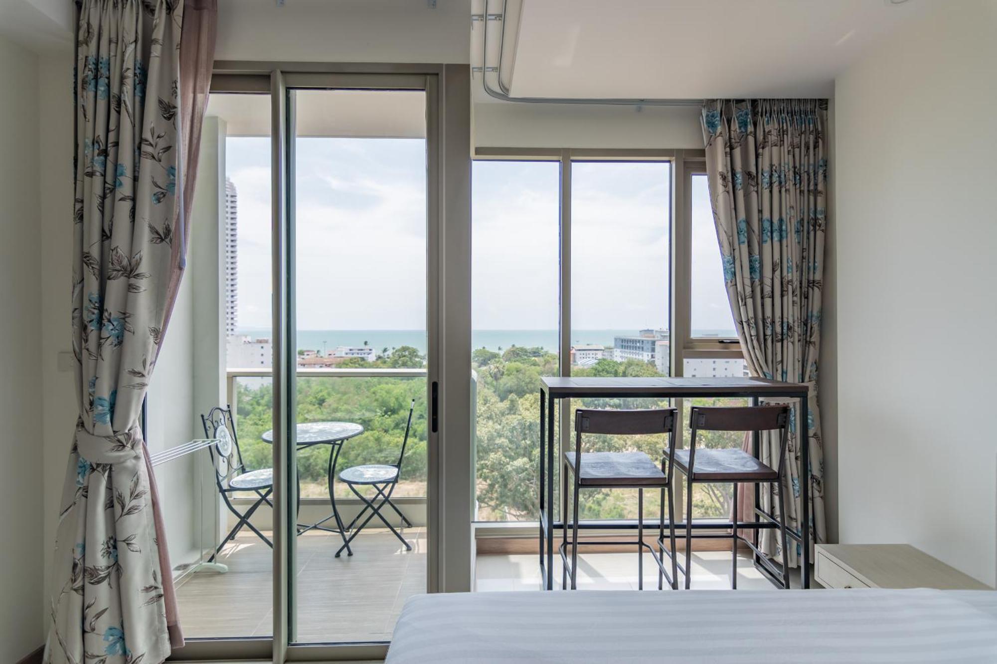 The Riviera Jomtien By Pattaya Holiday Екстериор снимка